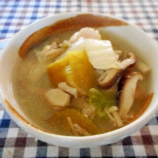 さつま芋ときのこと白菜の中華スープ